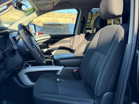 Used 2016 Nissan Titan PRO-4X image 10