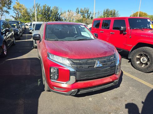 Used 2022 Mitsubishi Outlander Sport LE image 2