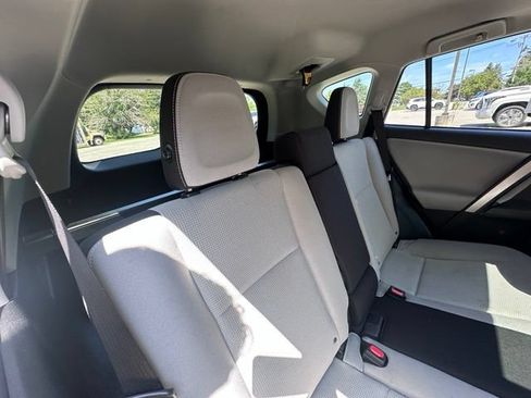 Used 2018 Toyota RAV4 XLE w/ Plus Extra Value Package AWD/4WD image 9