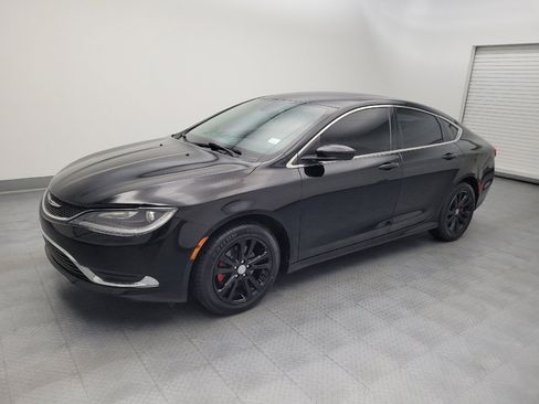 Used 2015 Chrysler 200 Limited FWD image 2