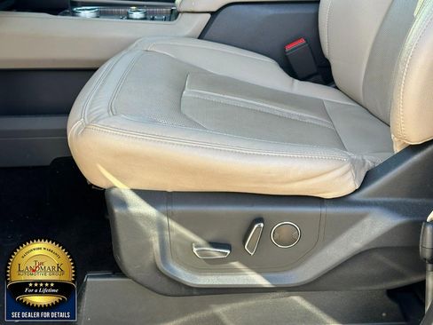 Used 2023 Ford Expedition Limited image 9