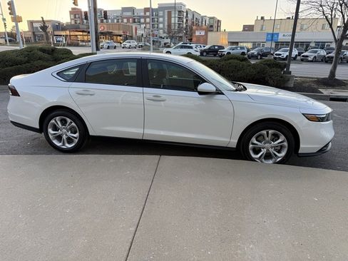 New 2025 Honda Accord LX image 4