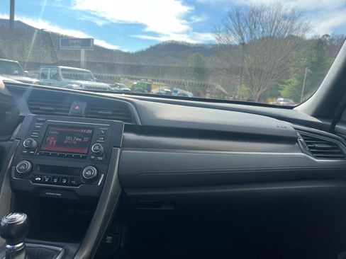 Used 2019 Honda Civic Sport image 24