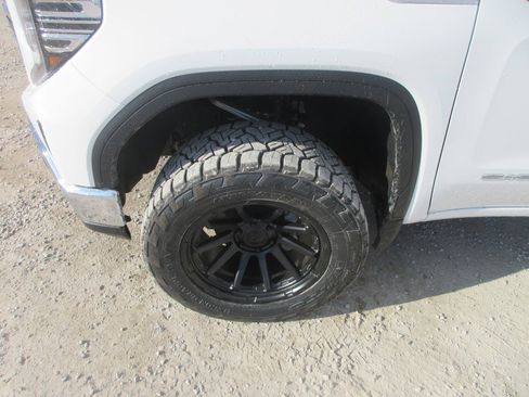 New 2026 GMC Sierra 1500 SLT w/ SLT Convenience Package image 12