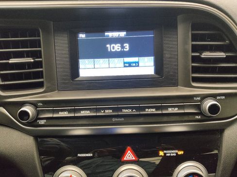 Used 2019 Hyundai Elantra SE w/ Cargo Package FWD image 25