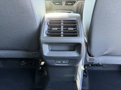 Used 2025 Volkswagen Tiguan S image 21