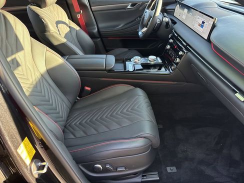 Used 2025 Genesis G80 2.5T Sport Prestige image 13