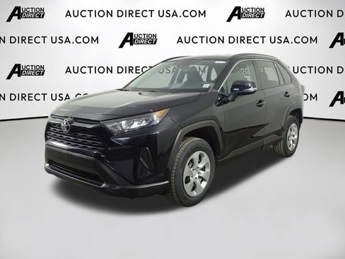 Used 2021 Toyota RAV4 LE FWD image 1