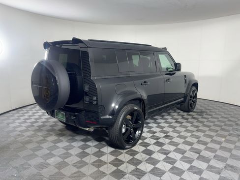 New 2026 Land Rover Defender 110 X-Dynamic SE image 31