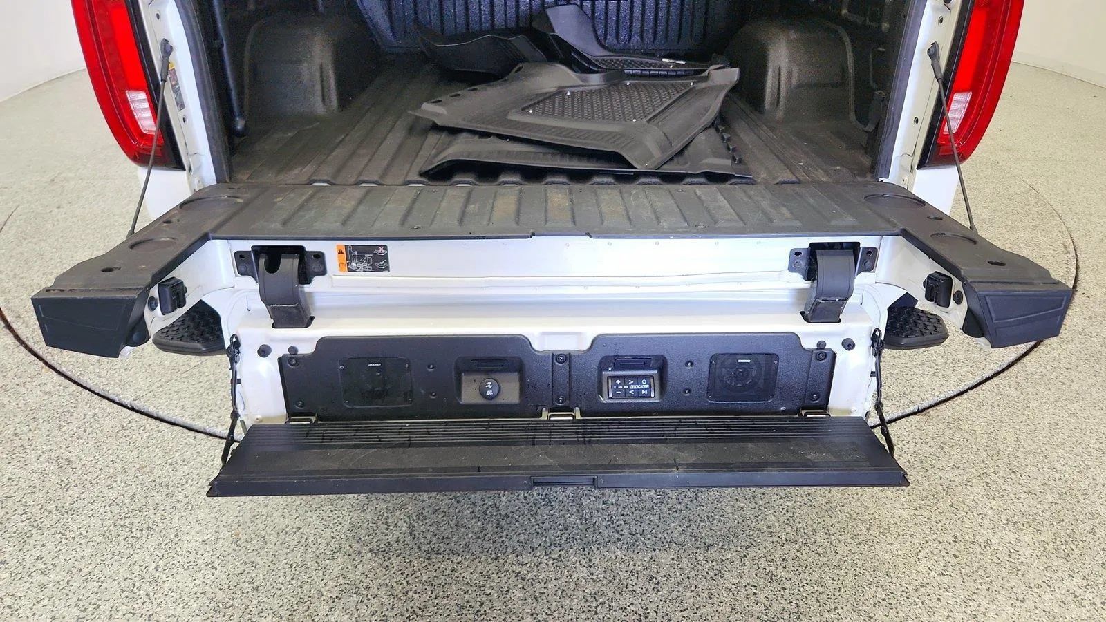 Used 2023 GMC Sierra 1500 Denali Ultimate AWD/4WD image 14