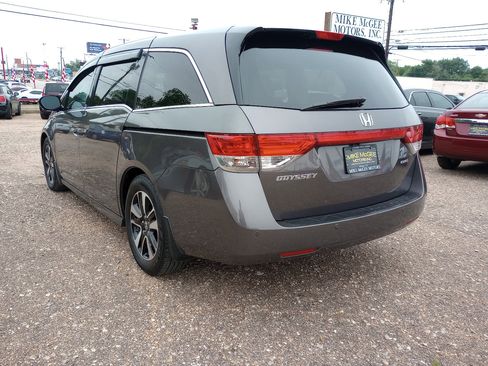 Used 2016 Honda Odyssey Touring Elite image 5