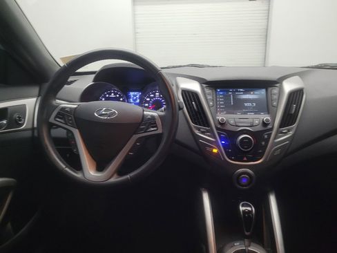 Used 2017 Hyundai Veloster Value Edition FWD image 22