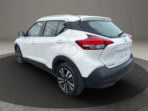 Used 2019 Nissan Kicks SV image 7