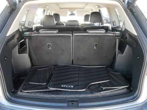 Used 2024 Volkswagen Atlas SEL AWD/4WD image 18