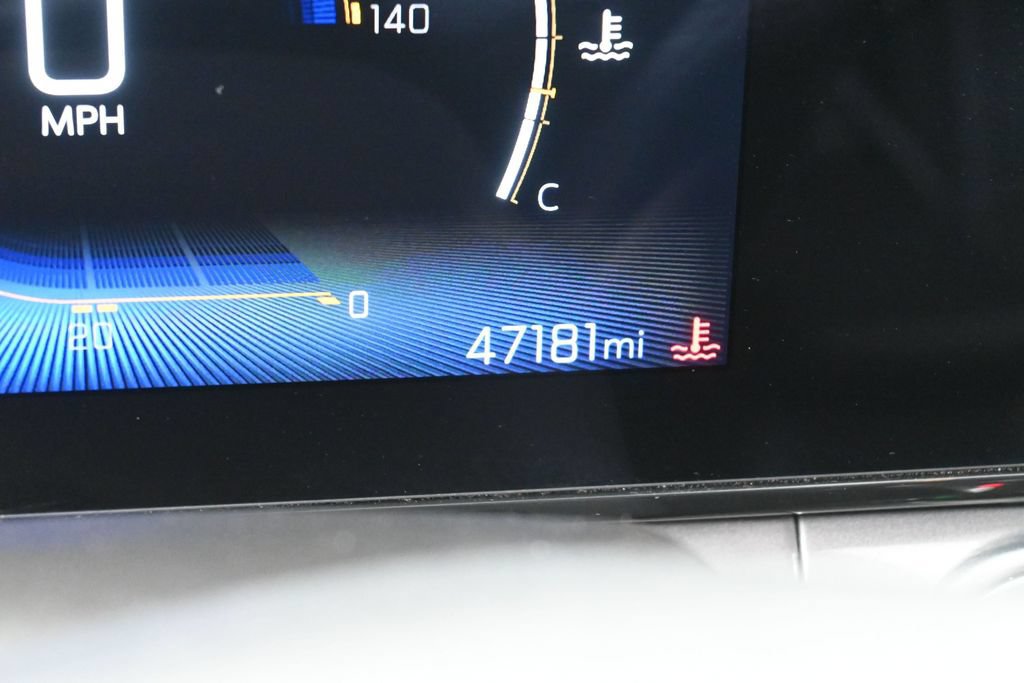 Used 2025 Chevrolet Trax LT FWD image 38