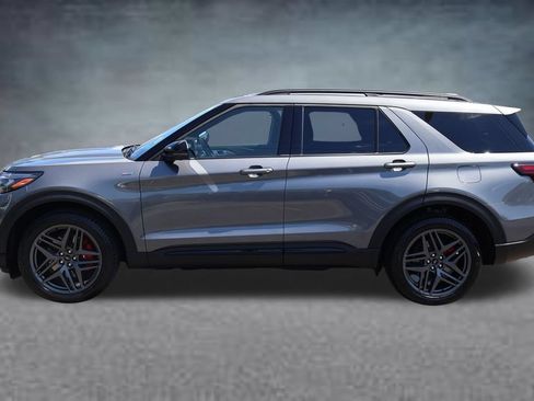 Used 2026 Ford Explorer ST-Line w/ ST-Line Street Pack AWD/4WD image 4