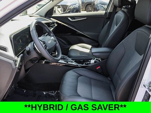 Used 2023 Kia Niro EX FWD image 17