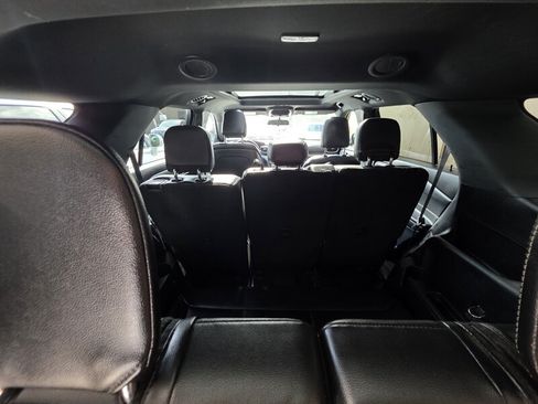 Used 2020 Ford Explorer XLT w/ Equipment Group 202A RWD image 18