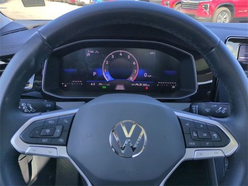 Used 2025 Volkswagen Jetta SE image 31