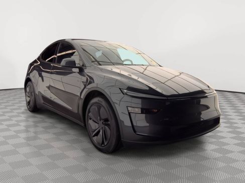 Used 2026 Tesla Model Y AWD image 17