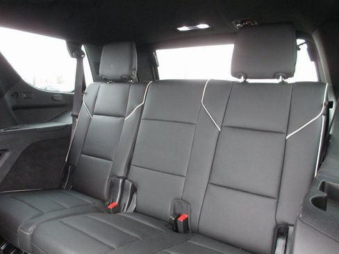 Used 2024 Cadillac Escalade Premium Luxury image 22