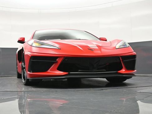 Used 2021 Chevrolet Corvette Stingray Premium Cpe w/ Z51 Performance Package image 28