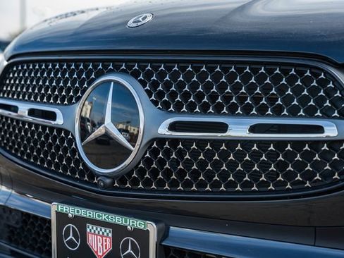 Used 2025 Mercedes-Benz GLC 350e 4MATIC image 14