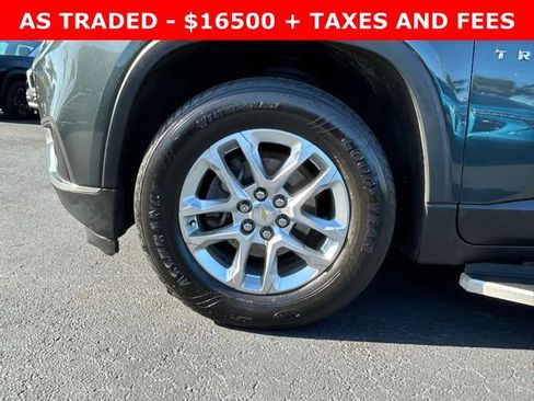 Used 2020 Chevrolet Traverse LT image 9