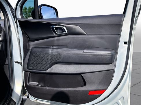 Certified 2025 Kia Carnival SX Prestige FWD image 23