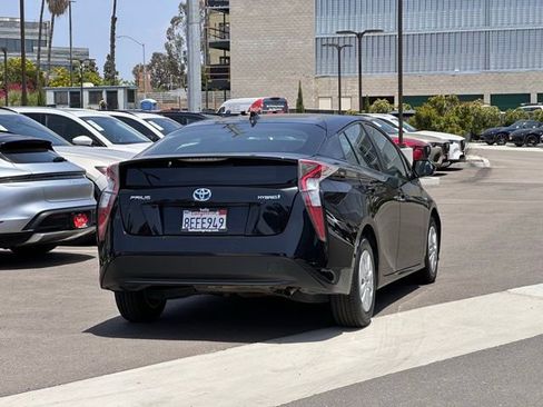 Used 2018 Toyota Prius One w/ Carpet Mat Package FWD image 33