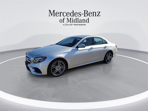 Used 2019 Mercedes-Benz E 450 4MATIC Sedan image 4