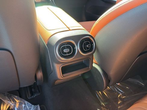 Certified 2025 Mercedes-Benz GLC 300 image 19