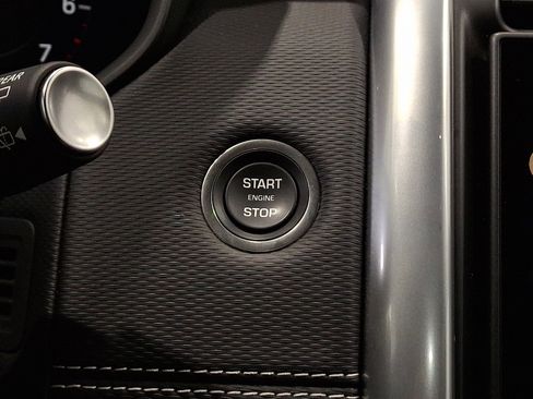 Certified 2025 Land Rover Discovery Dynamic SE image 26