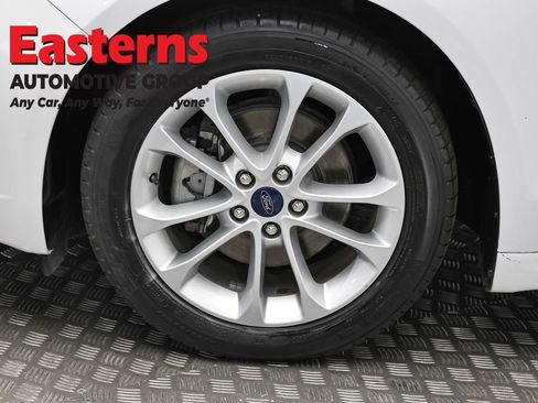 Used 2020 Ford Fusion SE FWD image 31