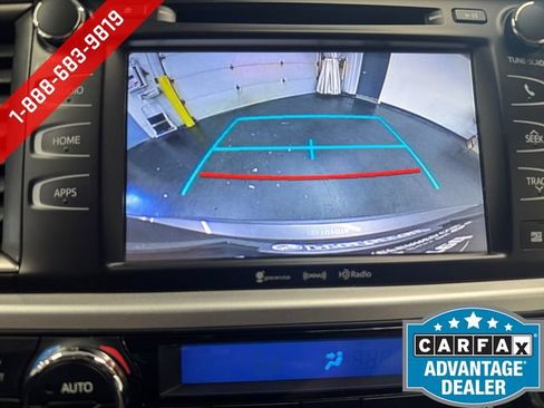 Used 2019 Toyota Highlander XLE AWD/4WD image 16