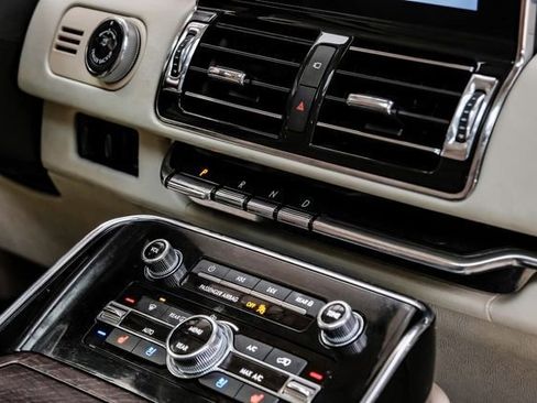 Used 2018 Lincoln Navigator L Reserve w/ Technology Package AWD/4WD image 28