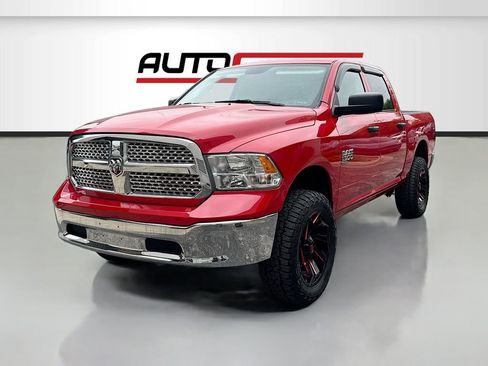 Used 2022 RAM 1500 Classic SLT AWD/4WD image 3