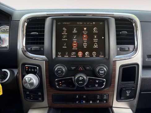 Used 2017 RAM 1500 Laramie AWD/4WD image 16