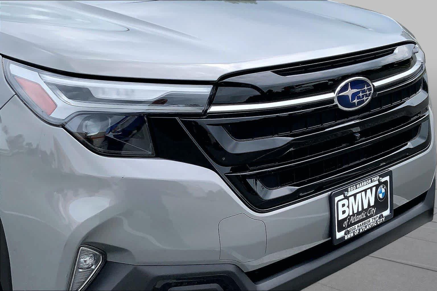 Used 2025 Subaru Forester Touring AWD/4WD image 32