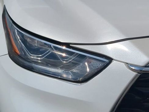 Certified 2025 Toyota Highlander Limited image 10