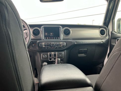 Used 2023 Jeep Wrangler Unlimited Sport AWD/4WD image 37