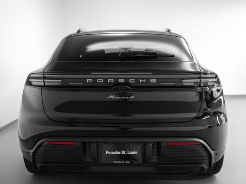 Certified 2025 Porsche Macan 4 Electric image 10