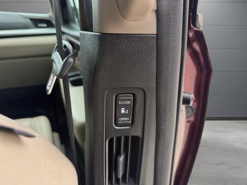 Used 2018 Honda Odyssey Touring image 25