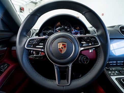 Used 2025 Porsche 718 Boxster image 40