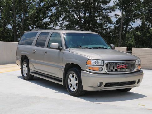 Used 2001 GMC Yukon XL Denali AWD/4WD image 4