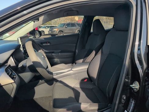 Used 2021 Toyota C-HR LE FWD image 8