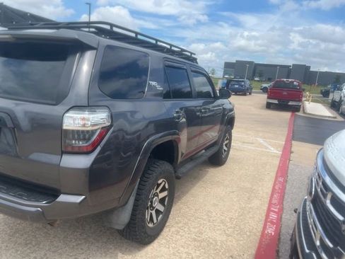 Used 2018 Toyota 4Runner TRD Off-Road AWD/4WD image 3