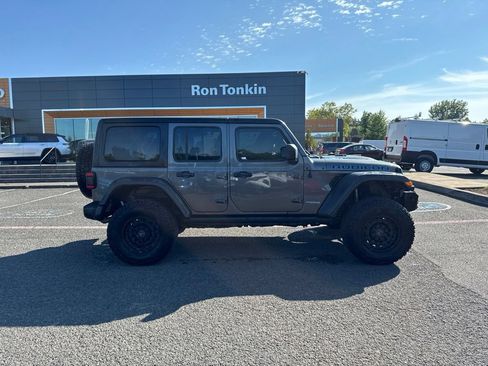 Used 2022 Jeep Wrangler Unlimited Rubicon 4xe w/ Cold Weather Group AWD/4WD image 10