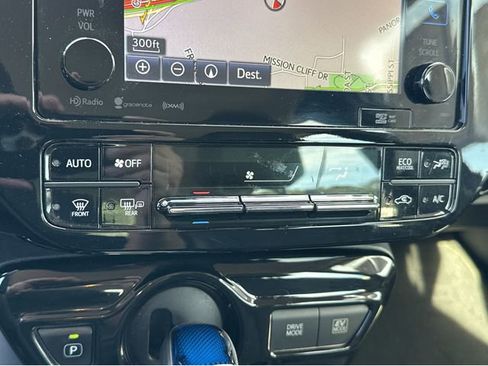 Used 2016 Toyota Prius Three Touring image 25