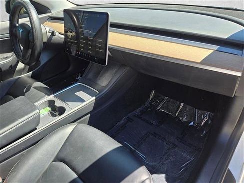 Used 2021 Tesla Model 3 Standard Range Plus image 20